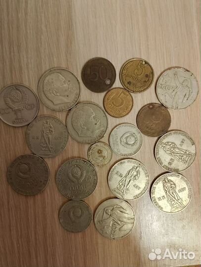 Продам три альбома юбилейных монет от 1р до 10р