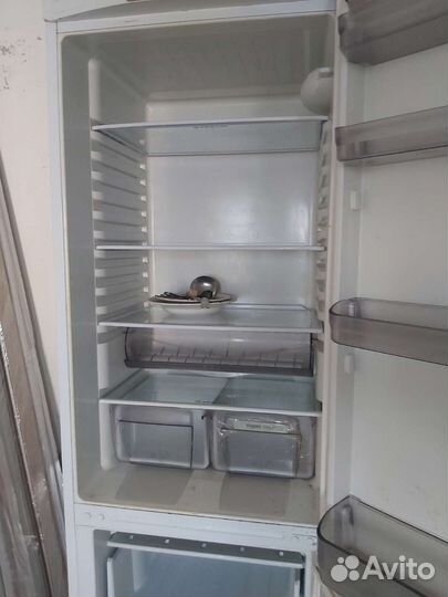 Холодильник hotpoint ariston бу