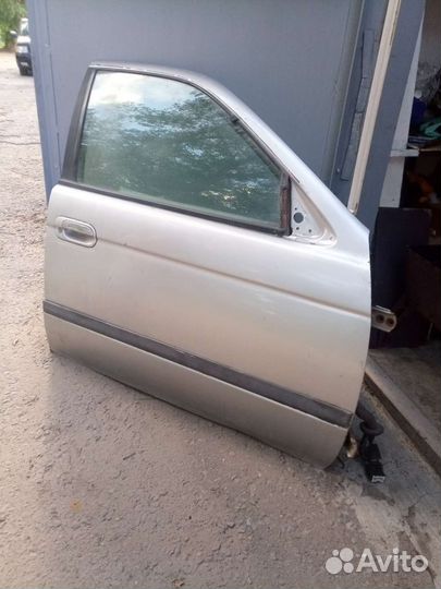 Дверь nissan sunny