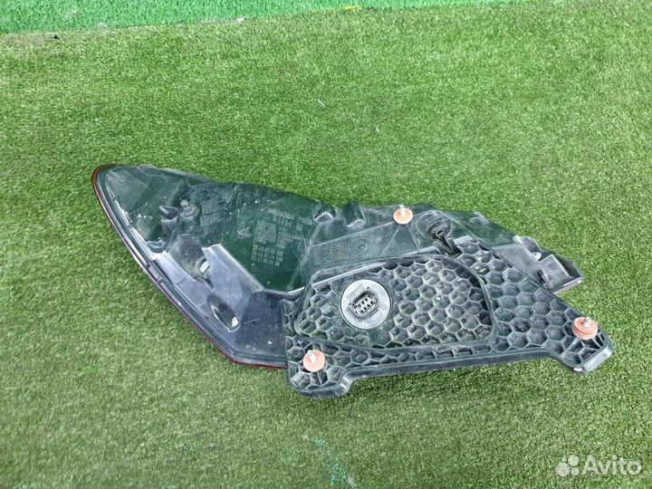 Фонарь задний наружный правый Mercedes-Benz E-Class