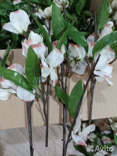 Искуственная зелень цветы