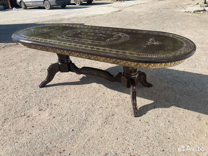 Столы и стулья