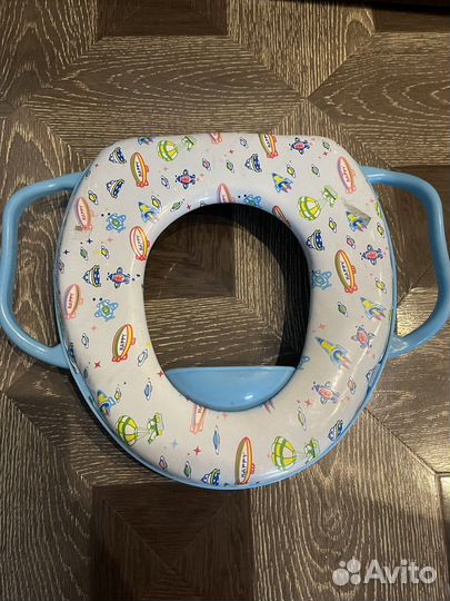 Детское сиденье на унитаз