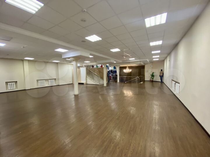 Офисы, торговые площади: 24 м², 40м², 100м², 290м²