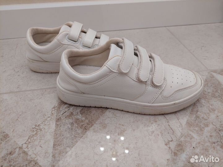 Кроссовки детские