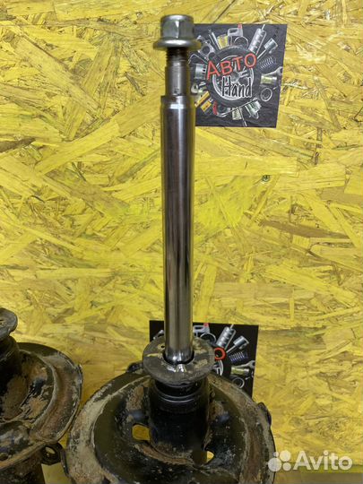 Амортизатор передний Toyota Caldina AZT241W