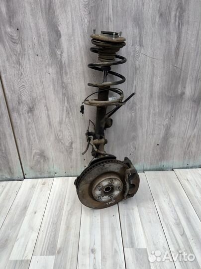 Стойка правая Тойота Рав 4 Toyota Rav 4