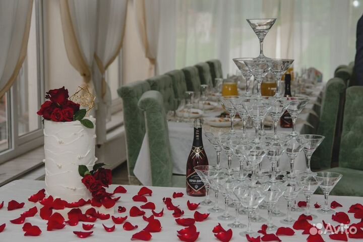 Горка (пирамида) из шампанского