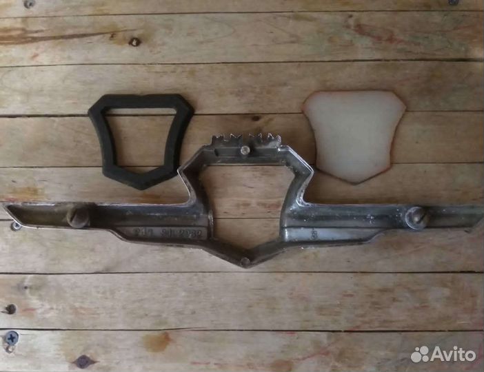 Эмблема капота Газ Волга 21 комплект