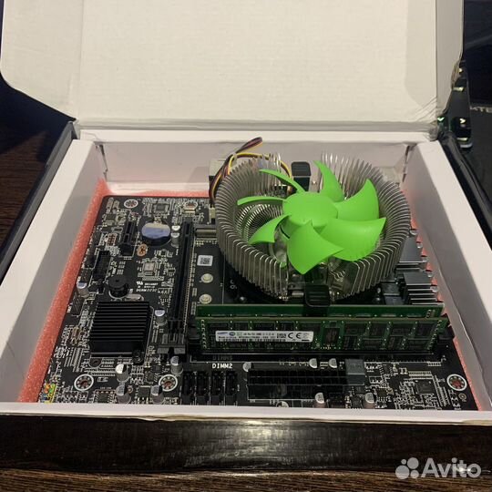 Материнская плата с процессором LGA 1356