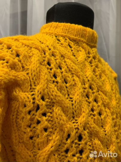 Вязаный свитер детский