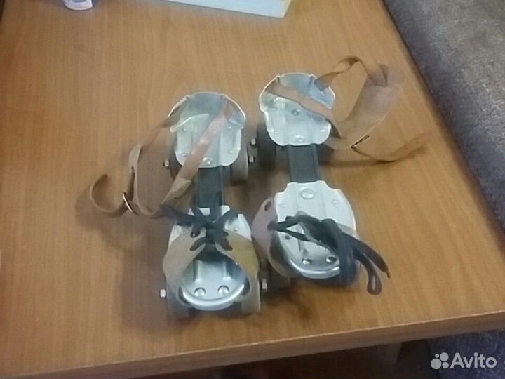 Роликовые коньки (ретро )