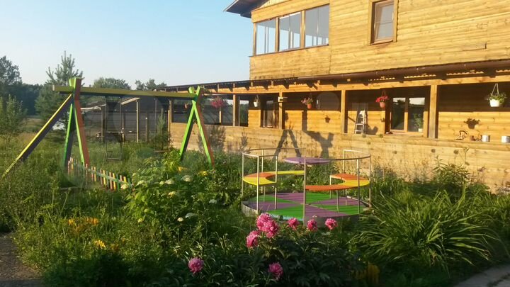 Дом 448 м² на участке 2,8 га