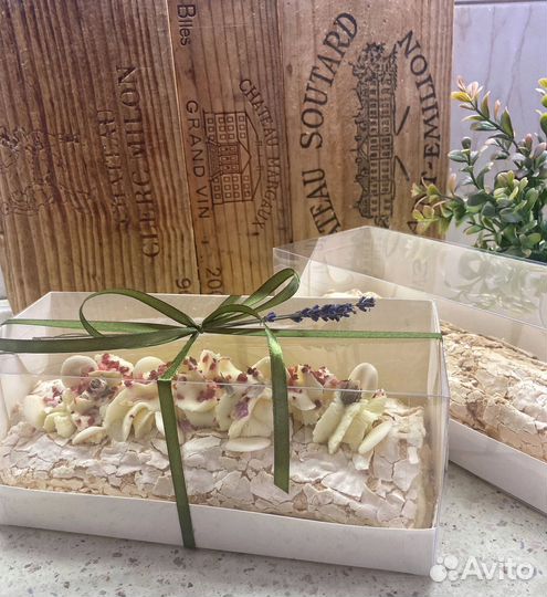 Готовый меренговый рулет от 3.10