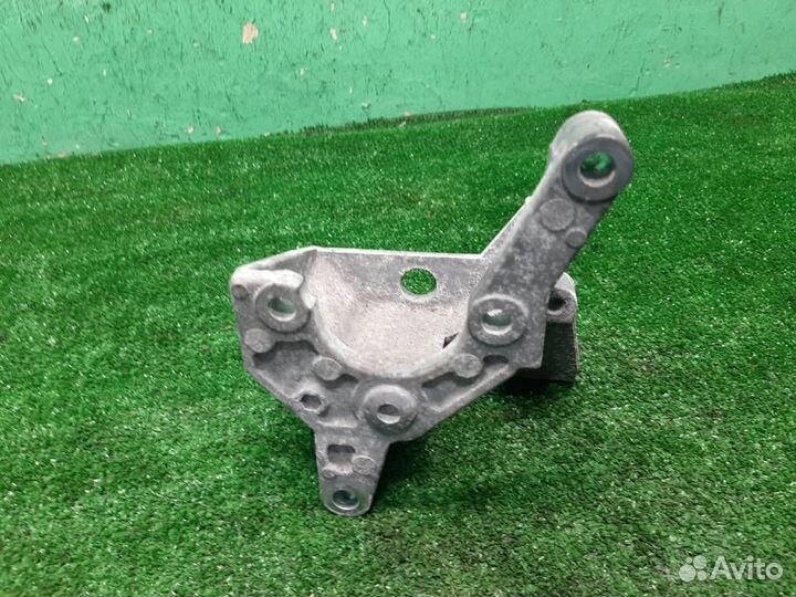 Кронштейн гур Subaru Legacy/ Outback BM/B14 2011