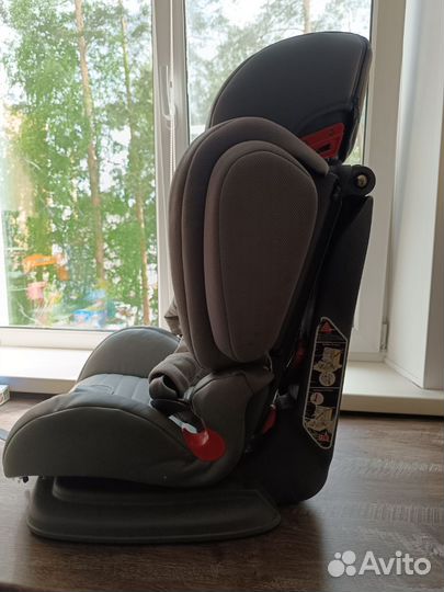 Автокресло 9-36 кг Happy Baby Mustang