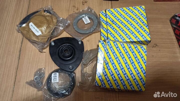 Опора амортизатора с подшипником SNR Honda CR-V