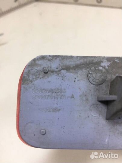 Светоотражатель заднего бампера левый