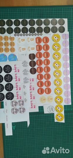 Наклейки стикеры этикетки водостойкие с кон.резкой