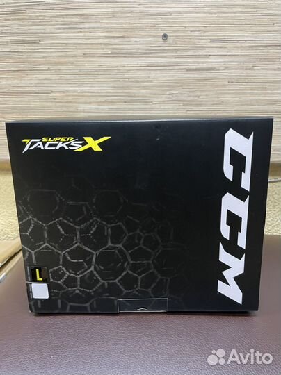 Хоккейный шлем