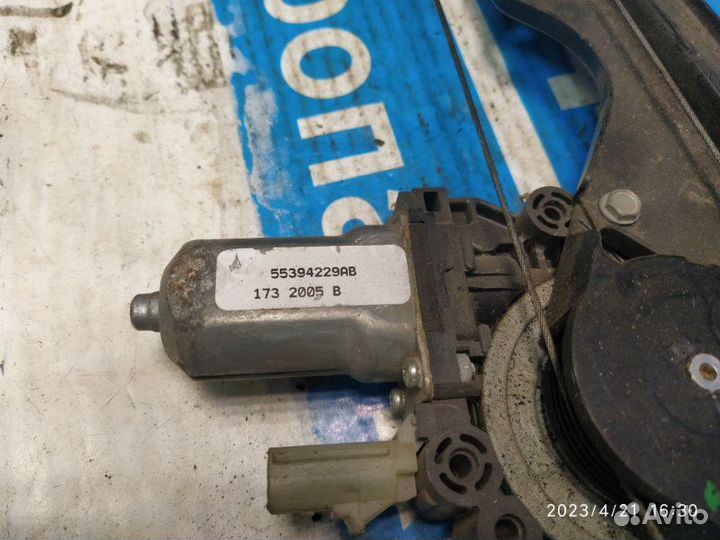 Стеклоподъемник задний лев. Gr.Cherokee WK 05-10