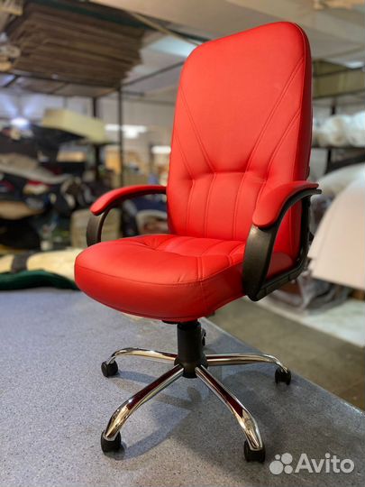 Офисное компьютерное кресло