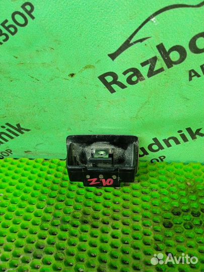 Пепельница Nissan Cube