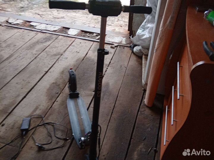 Самокат электрический kuggo s3 (не включается)