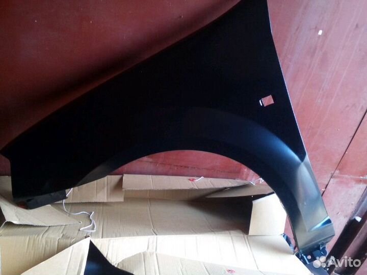 Крыло левое правое Рено Логан