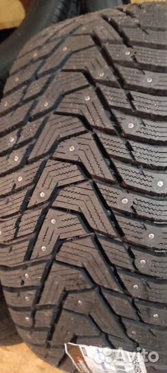 Hankook Winter i'Pike X W429A 255/45 R20 105T