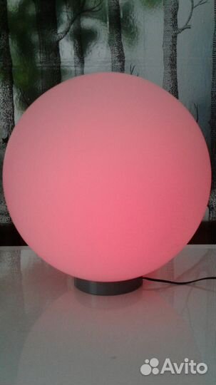 Светодиодный светильник, меняющий цвет. Германия