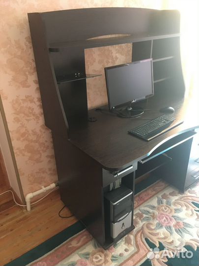 Компьютерный стол