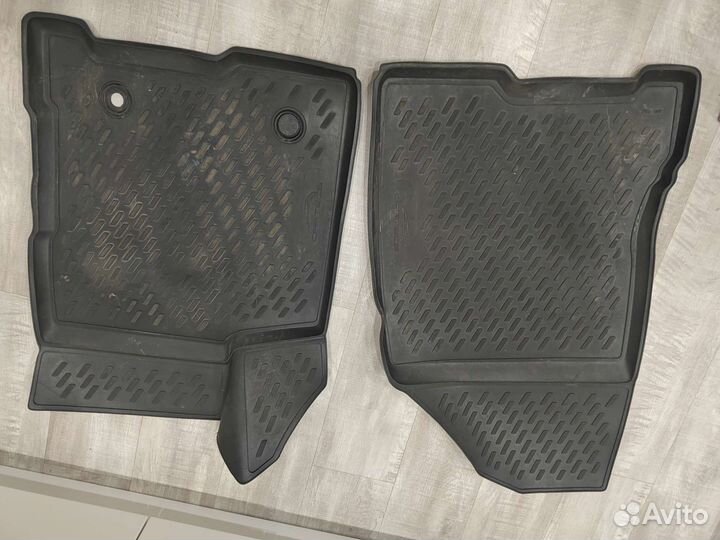 Автомобильные коврики на LADA