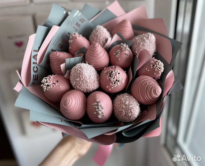 Сладкий букет клубника в шоколаде / цветы