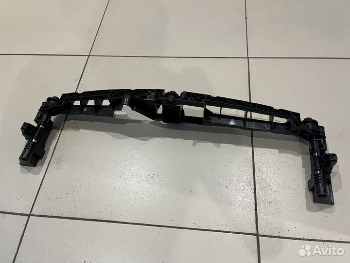 Поперечная консоль Mercedes W212 новая