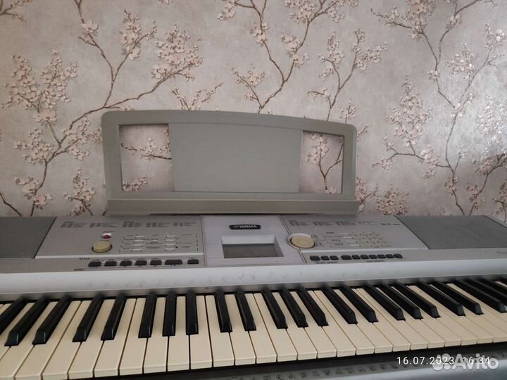 Синтезатор yamaha