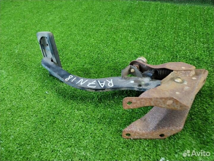 Педаль тормоза Honda Odyssey RA7-1004123