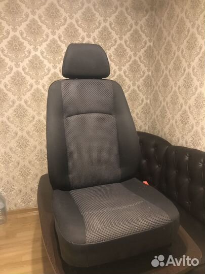 Передние правое сиденья Mercedes Vito