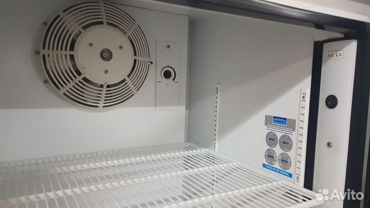 Холодильный шкаф