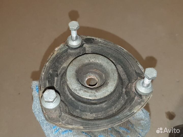 Верхняя опора VAG, оригинал (арт. 5Q0412331E)