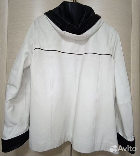 Кожаные куртка и плащ, мутоновая шуба