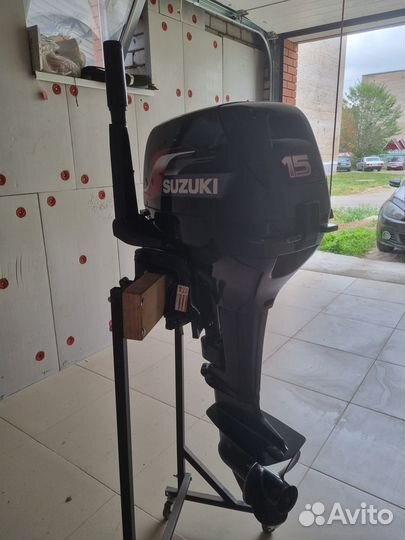 Продается лодочный мотор suzuki 15