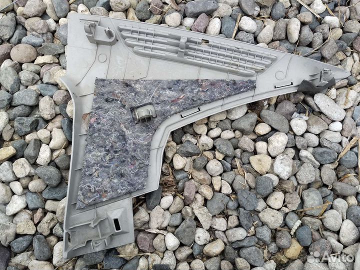 Обшивка стойки з.лев. Renault Megane, 8200235669