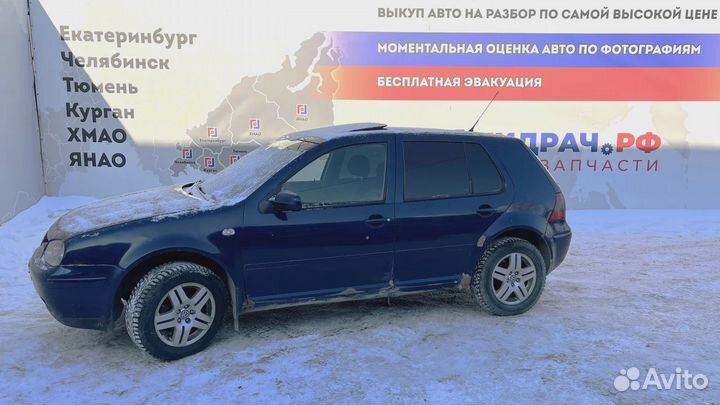 Бампер передний Volkswagen Golf (Mk4) 1J0807217cgru