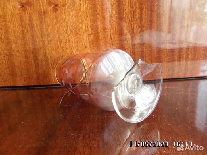 Бокалы, рюмки, стопки