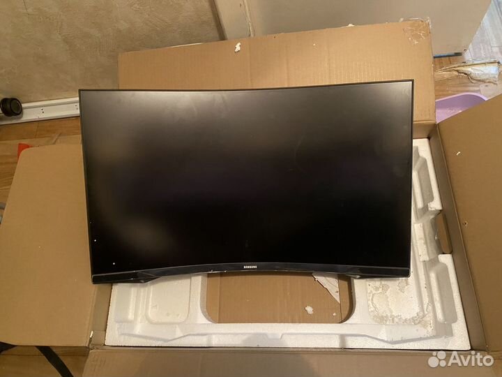 Монитор Samsung 32 дюйма