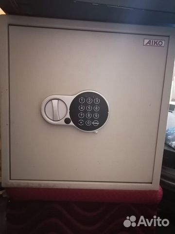 Сейф с электронном замком