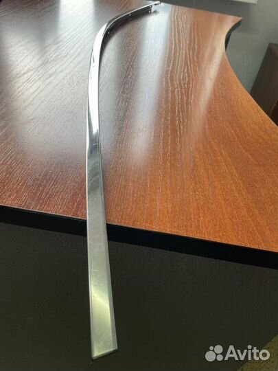 Молдинг двери передний левый Toyota Camry V70