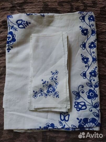 Скатерть с салфетками