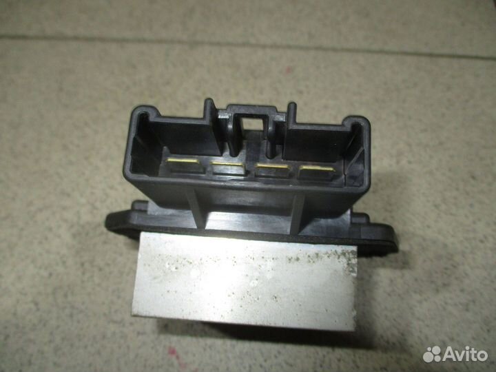 Резистор отопителя Mitsubishi Pajero IV 2006-2021